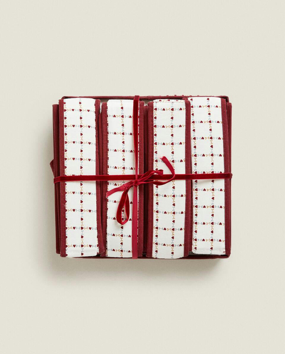 CHRISTMAS STORAGE BOX WITH HEARTS