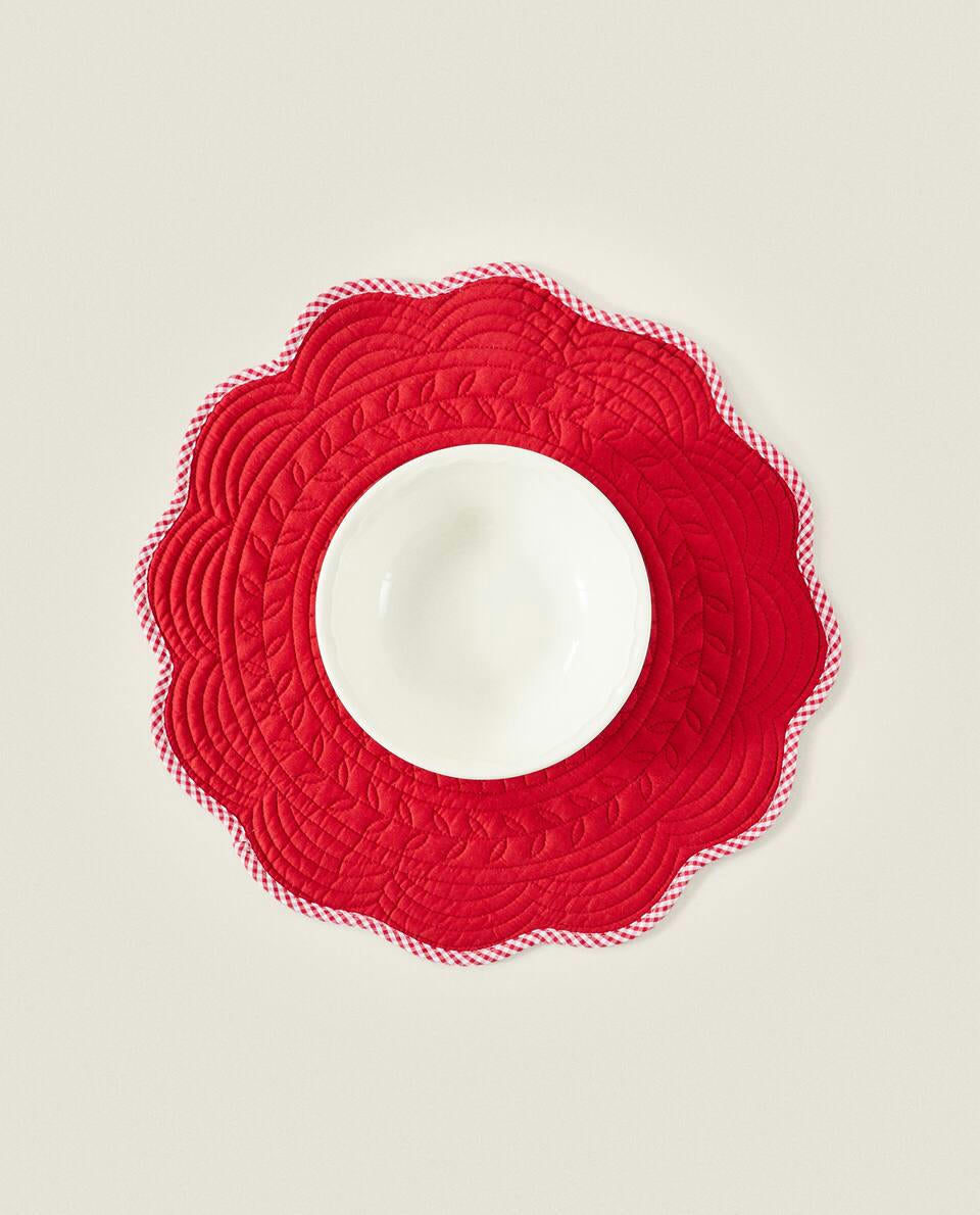 SCALLOPED COTTON CHRISTMAS PLACEMAT