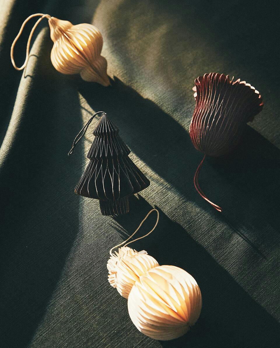PAPER CHRISTMAS TREE DECORATION