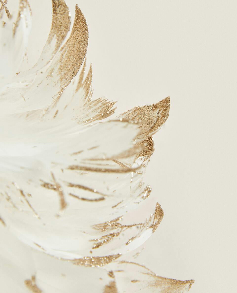 CHRISTMAS FEATHER WREATH DECORATION