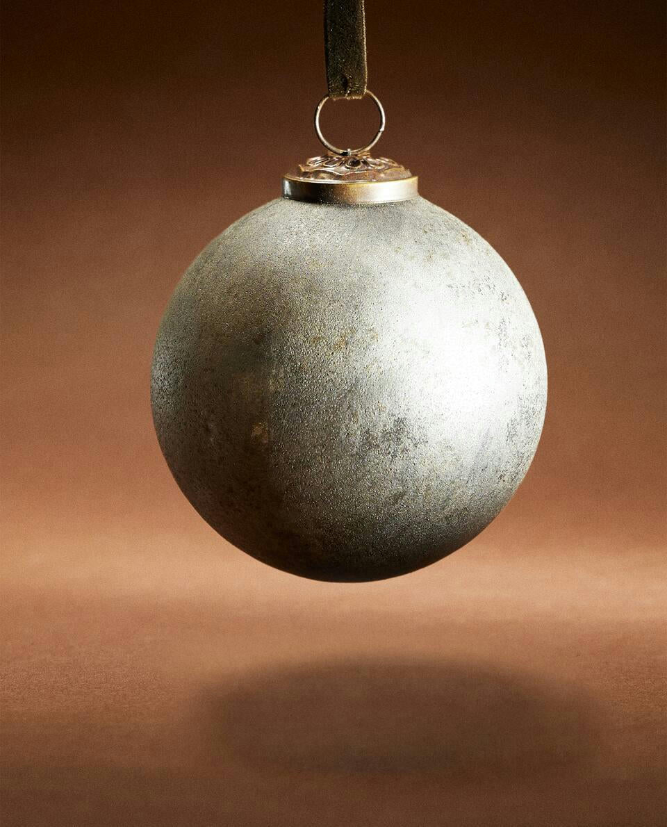 ANTIQUE CHRISTMAS BAUBLE DECORATION