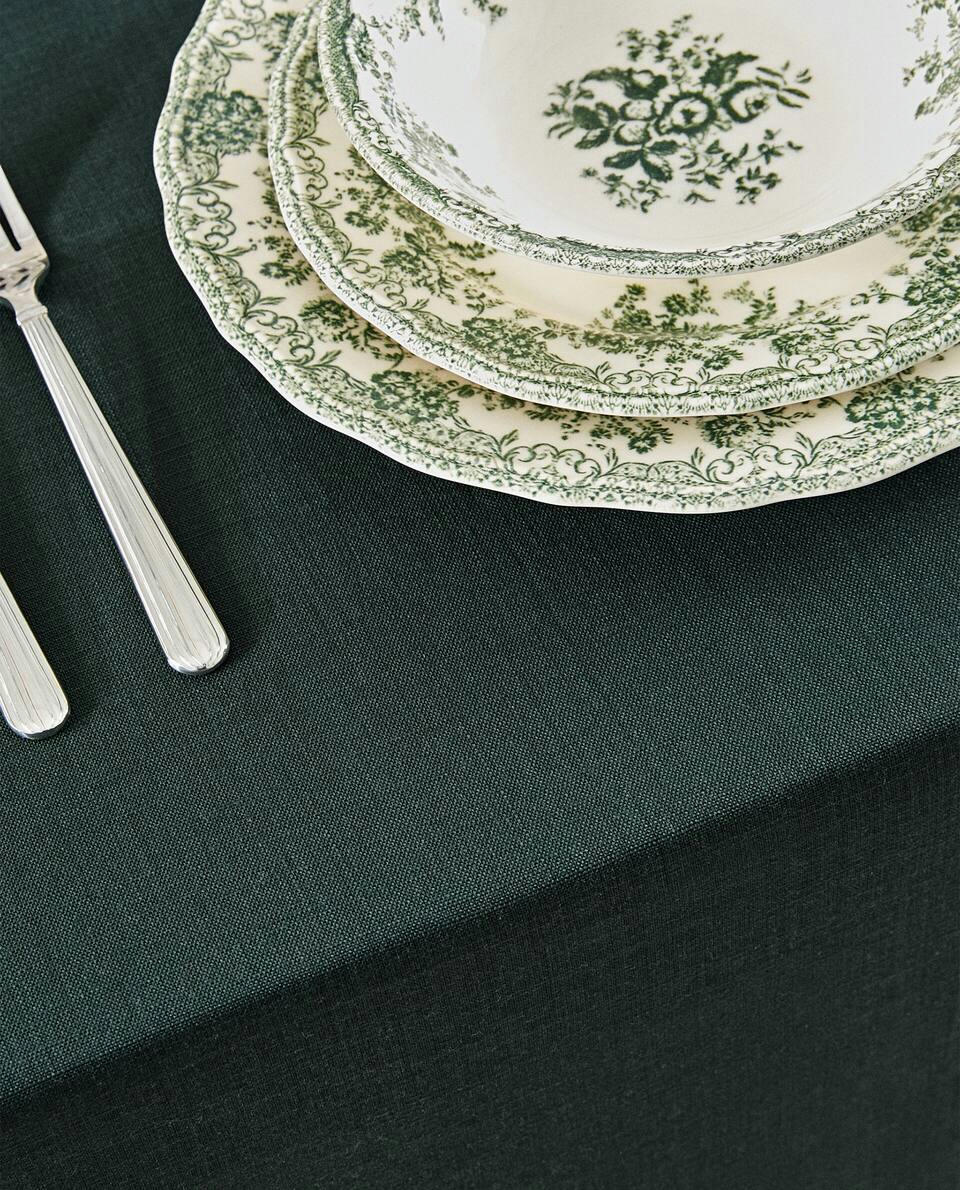 HEMSTITCHED CHRISTMAS TABLECLOTH