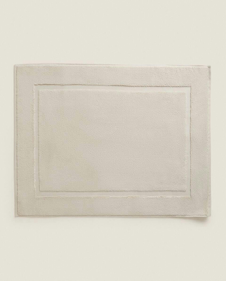 EXTRA-SOFT BATH MAT