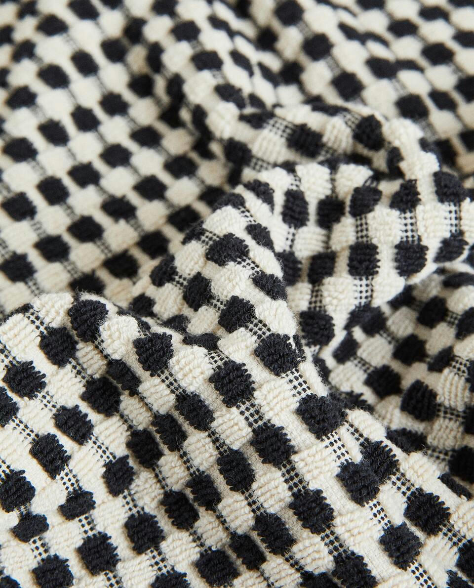 TEXTURED COTTON TOWEL