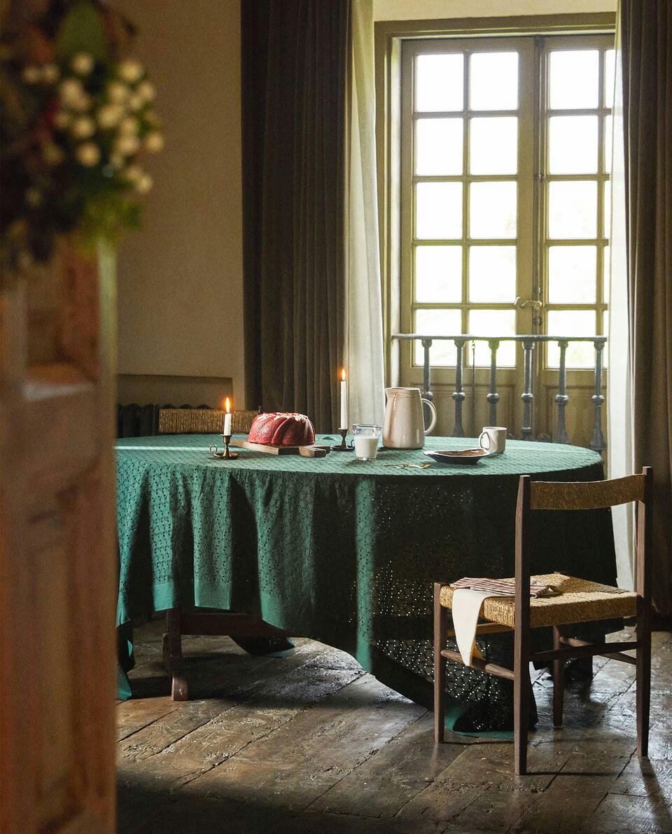 EMBROIDERED COTTON CHRISTMAS TABLECLOTH