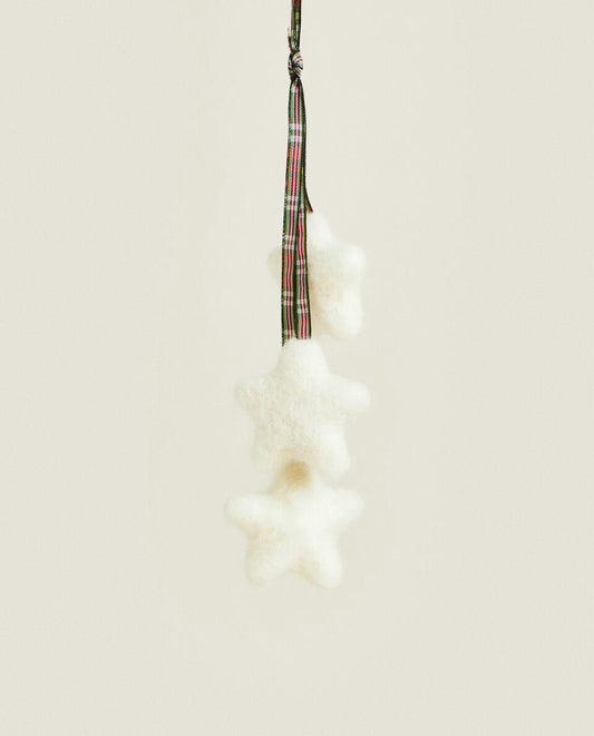 FELT CHRISTMAS DECORATION WITH TARTAN STARS