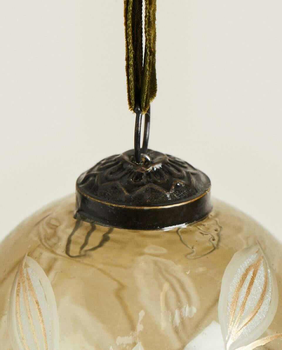 CHRISTMAS GLASS BAUBLE WITH LEAVES DECORATION