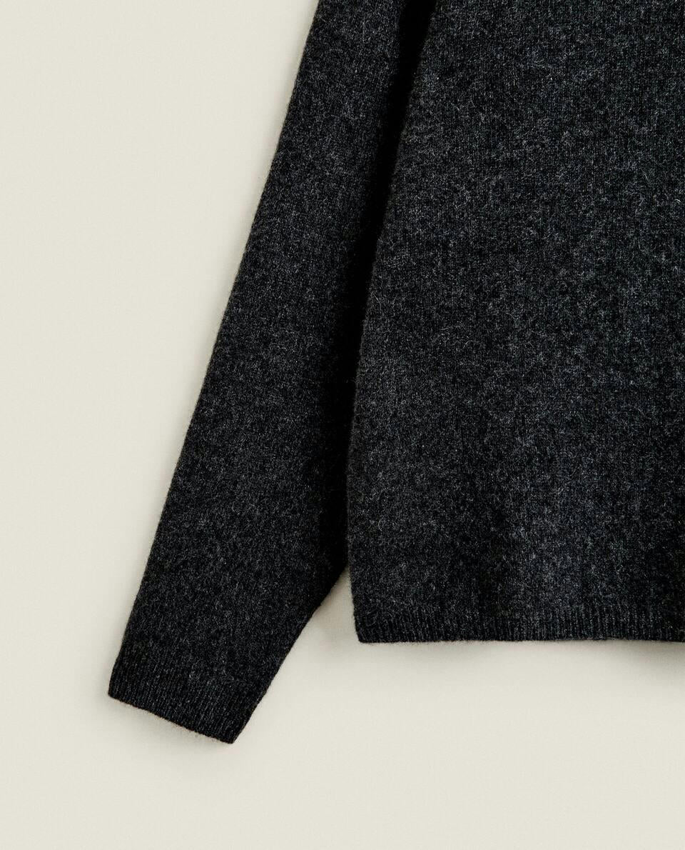 CASHMERE SWEATER