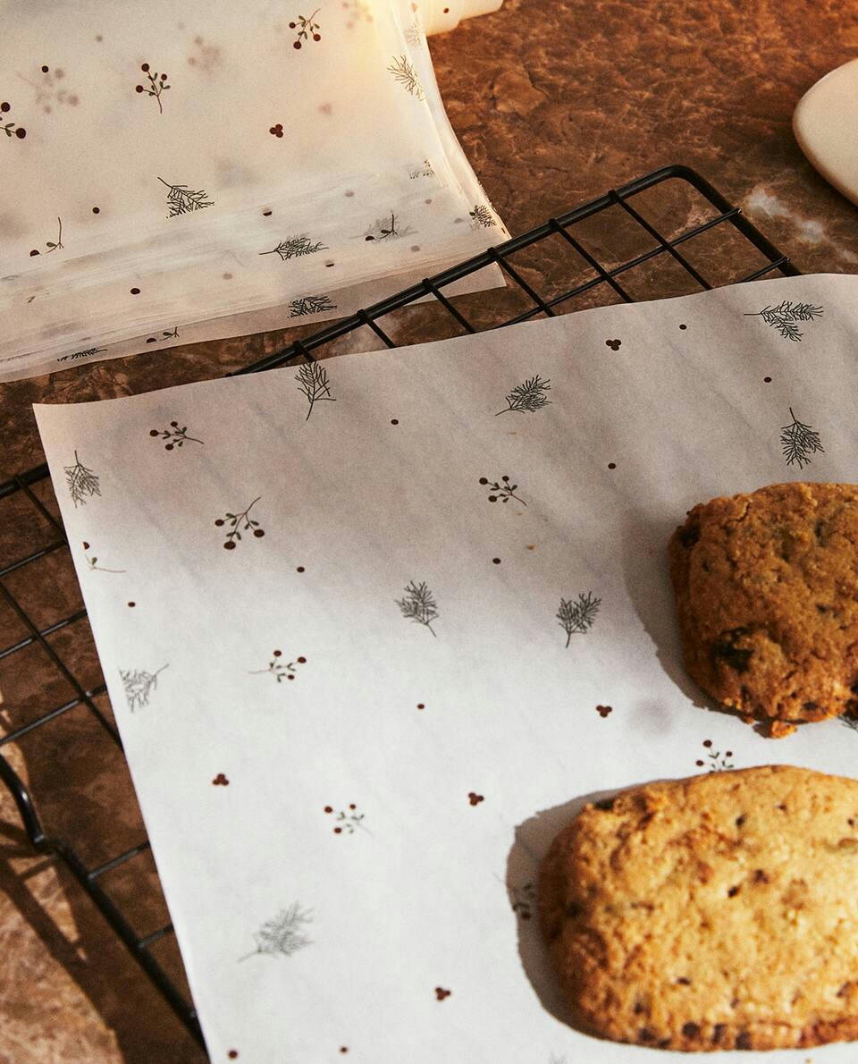 CHRISTMAS MISTLETOE OVEN PAPER PACK (PACK OF 20)