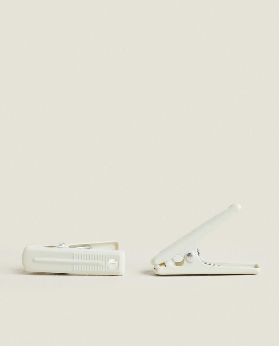 CLOTHES PEGS (PACK OF 20)