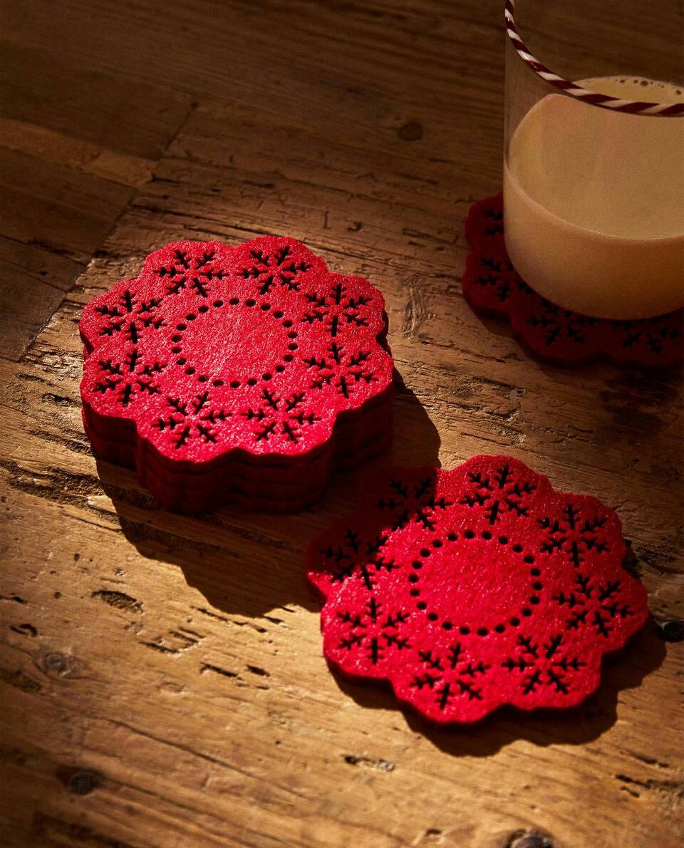 PACK OF FELT CHRISTMAS SNOWFLAKE COASTERS (PACK OF 6)