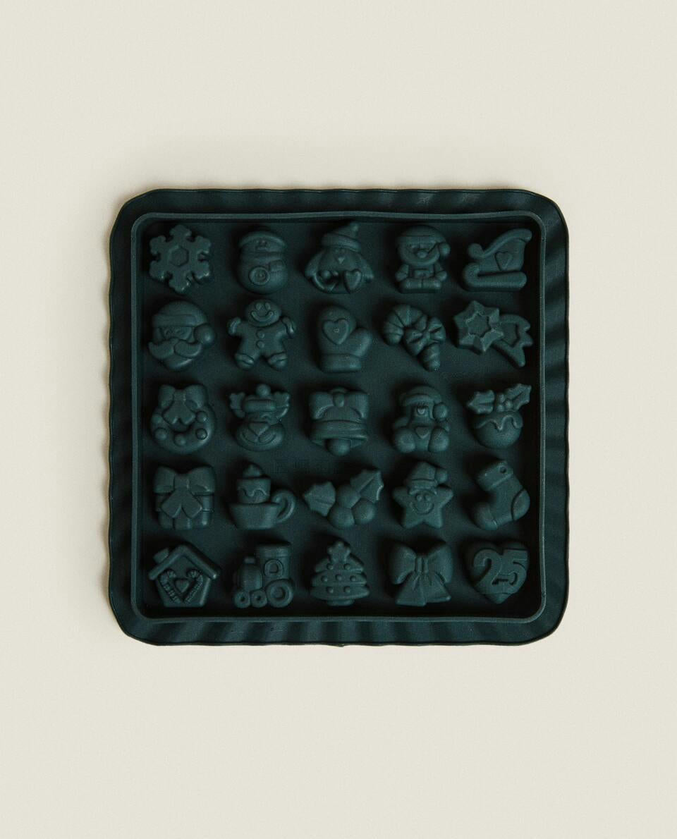 CHRISTMAS CHOCOLATE MOULD ADVENT CALENDAR