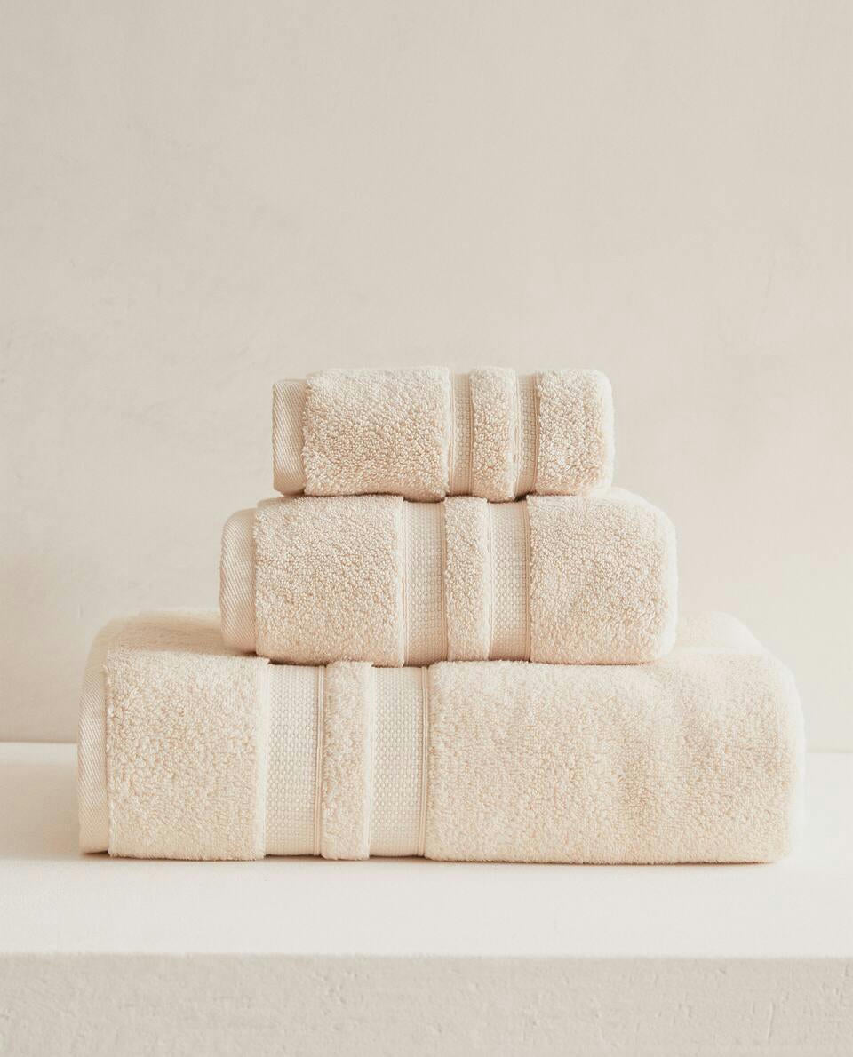 EXTRA SOFT TOWEL WITH DOUBLE BORDER