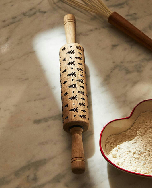 ACACIA ROLLING PIN WITH RAISED CHRISTMAS DESIGN