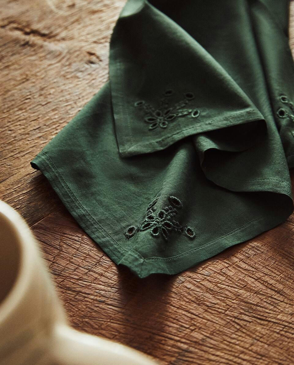 PACK OF EMBROIDERED COTTON CHRISTMAS NAPKINS (PACK OF 2)
