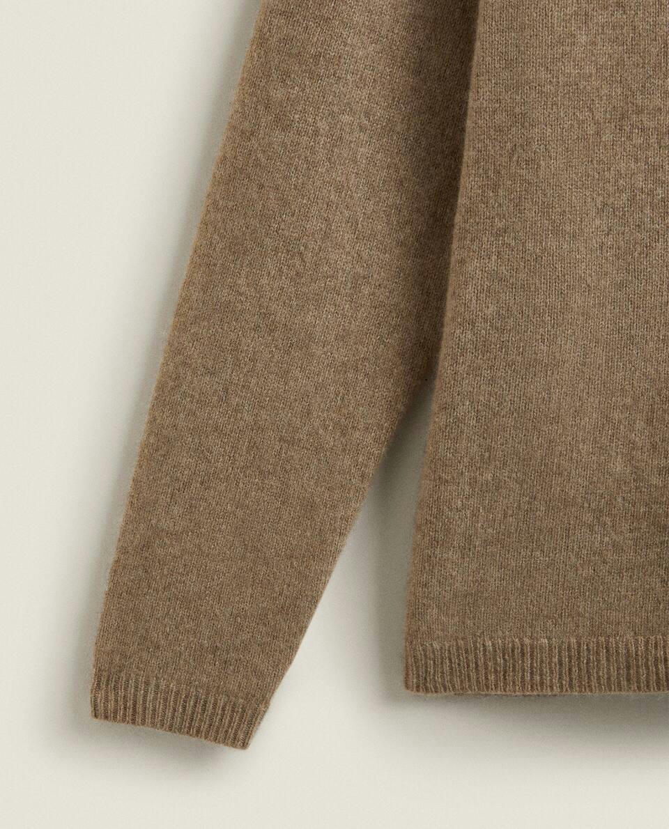CASHMERE TURTLENECK SWEATER