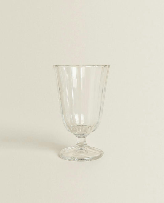 RAISED FACETED WINE GLASS
