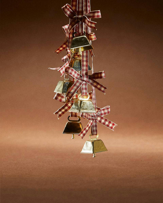 DECORATIVE TARTAN BELLS GARLAND
