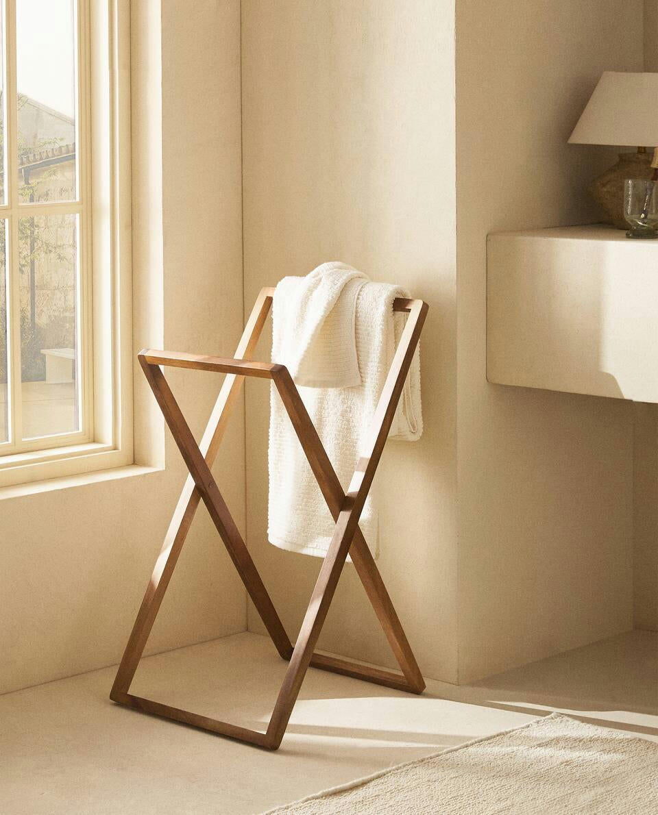 ACACIA WOOD TOWEL RACK
