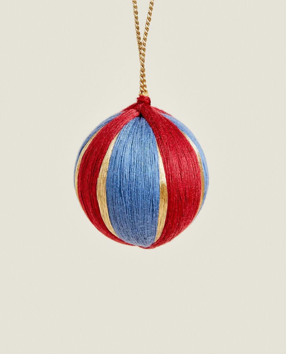 BAUBLE CHRISTMAS DECORATION WITH THREADS
