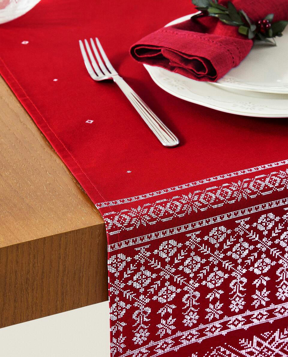 COTTON TABLE RUNNER WITH CHRISTMAS BORDER