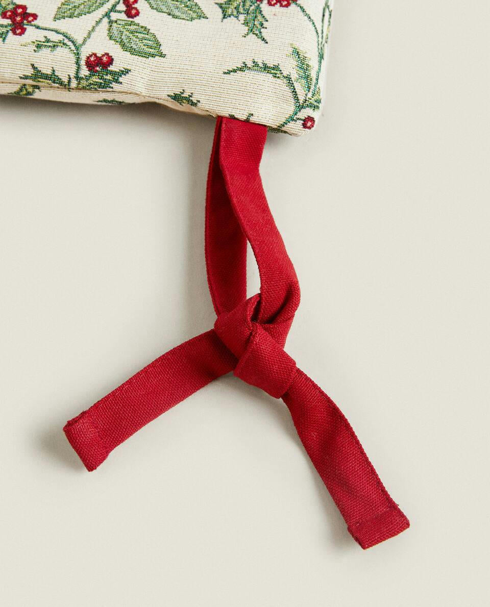 CHRISTMAS HOLLY SEAT CUSHION
