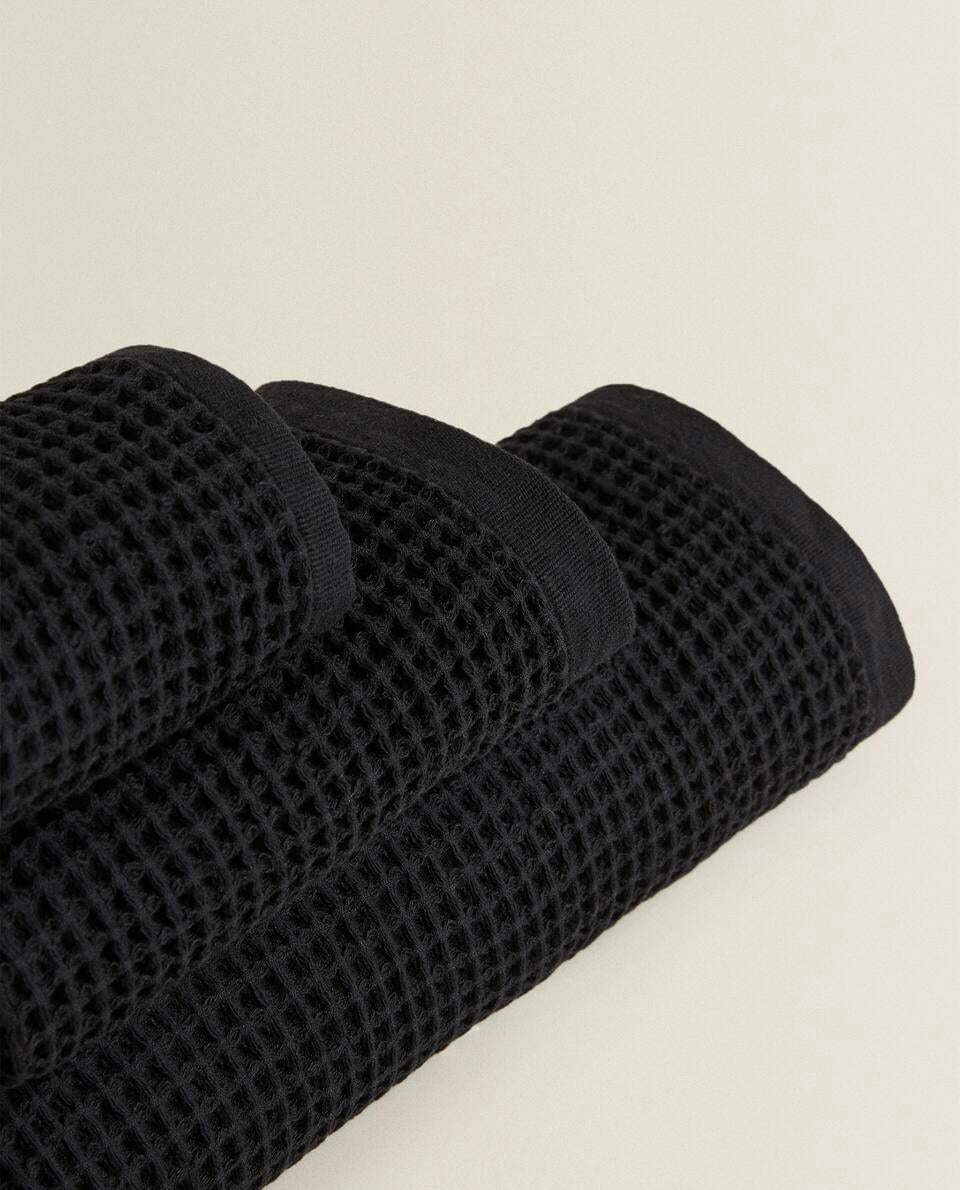 WAFFLE-KNIT COTTON TOWEL