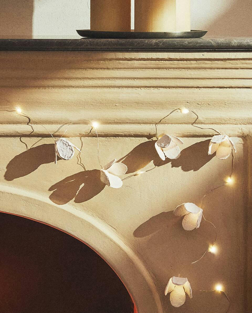PAPIER-MCH FLORAL CHRISTMAS LIGHT GARLAND