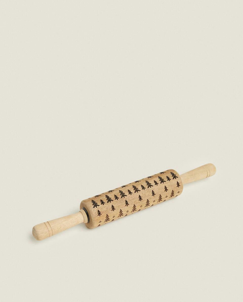 ACACIA ROLLING PIN WITH RAISED CHRISTMAS DESIGN