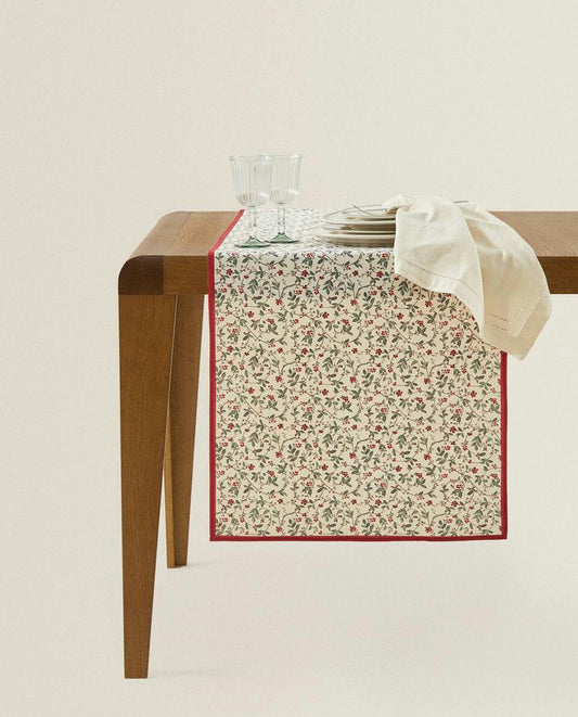 CHRISTMAS VINE COTTON TABLE RUNNER