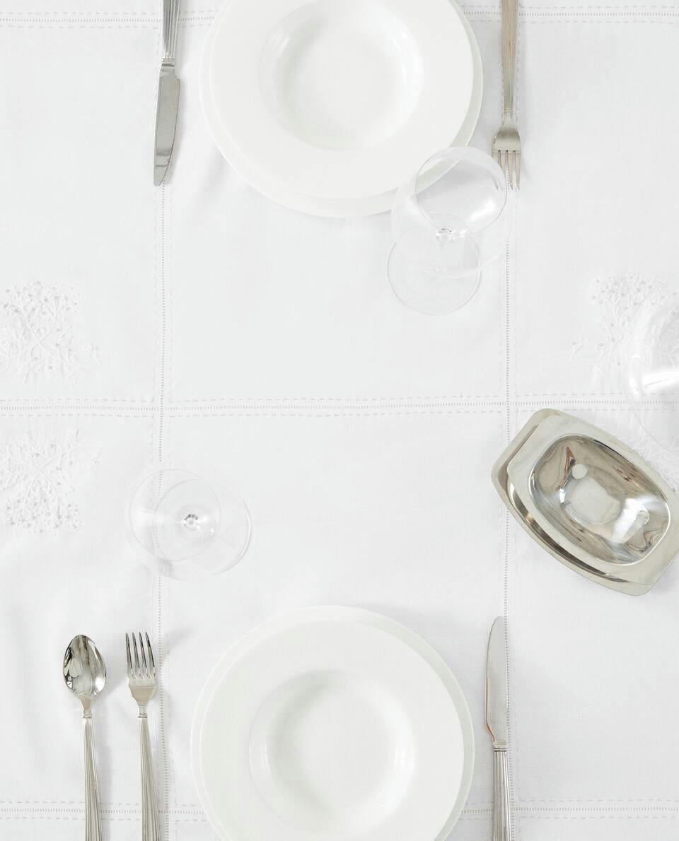 RAMIE TABLECLOTH WITH CHRISTMAS EMBROIDERY