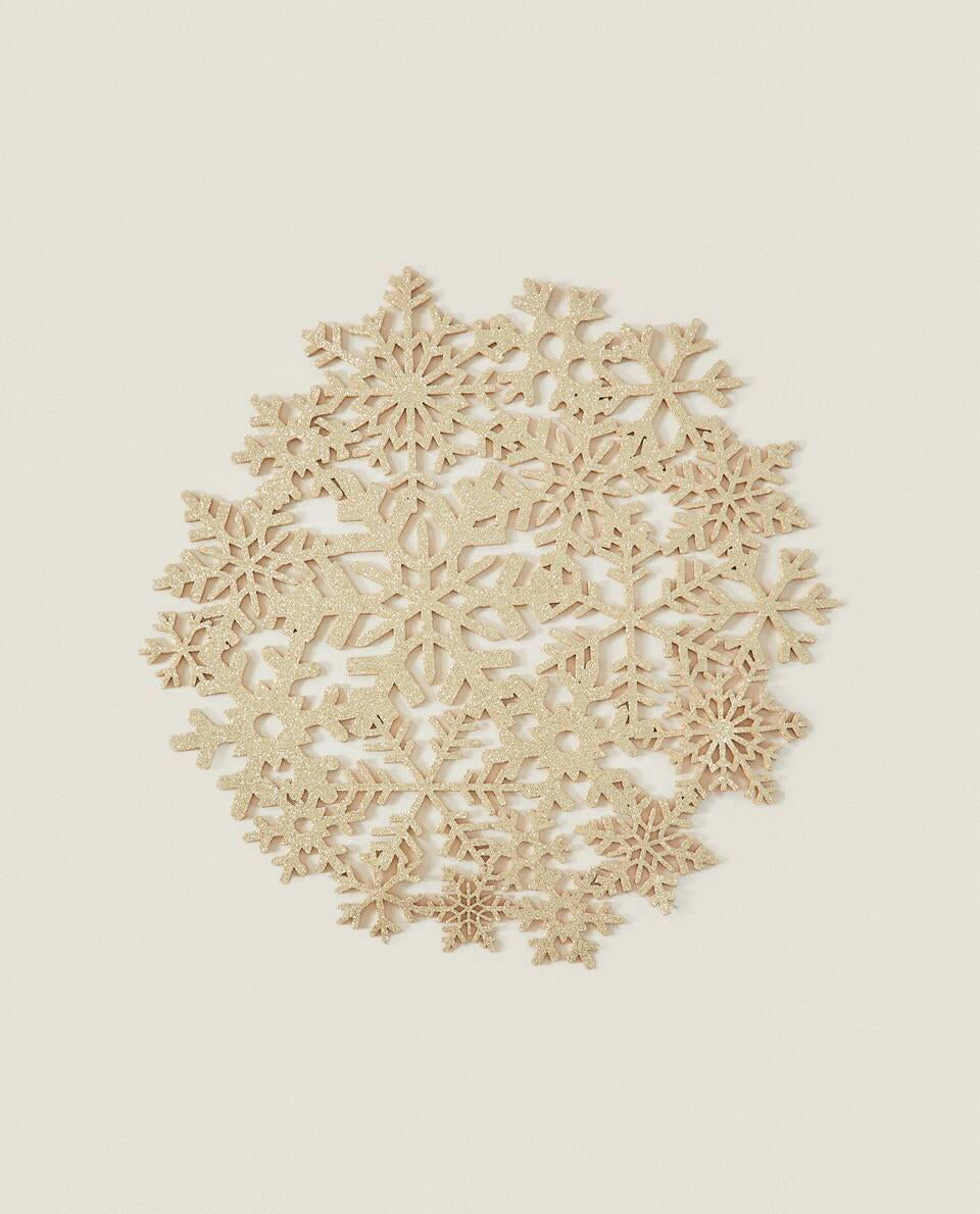GLITTERY CHRISTMAS SNOWFLAKE PLACEMAT