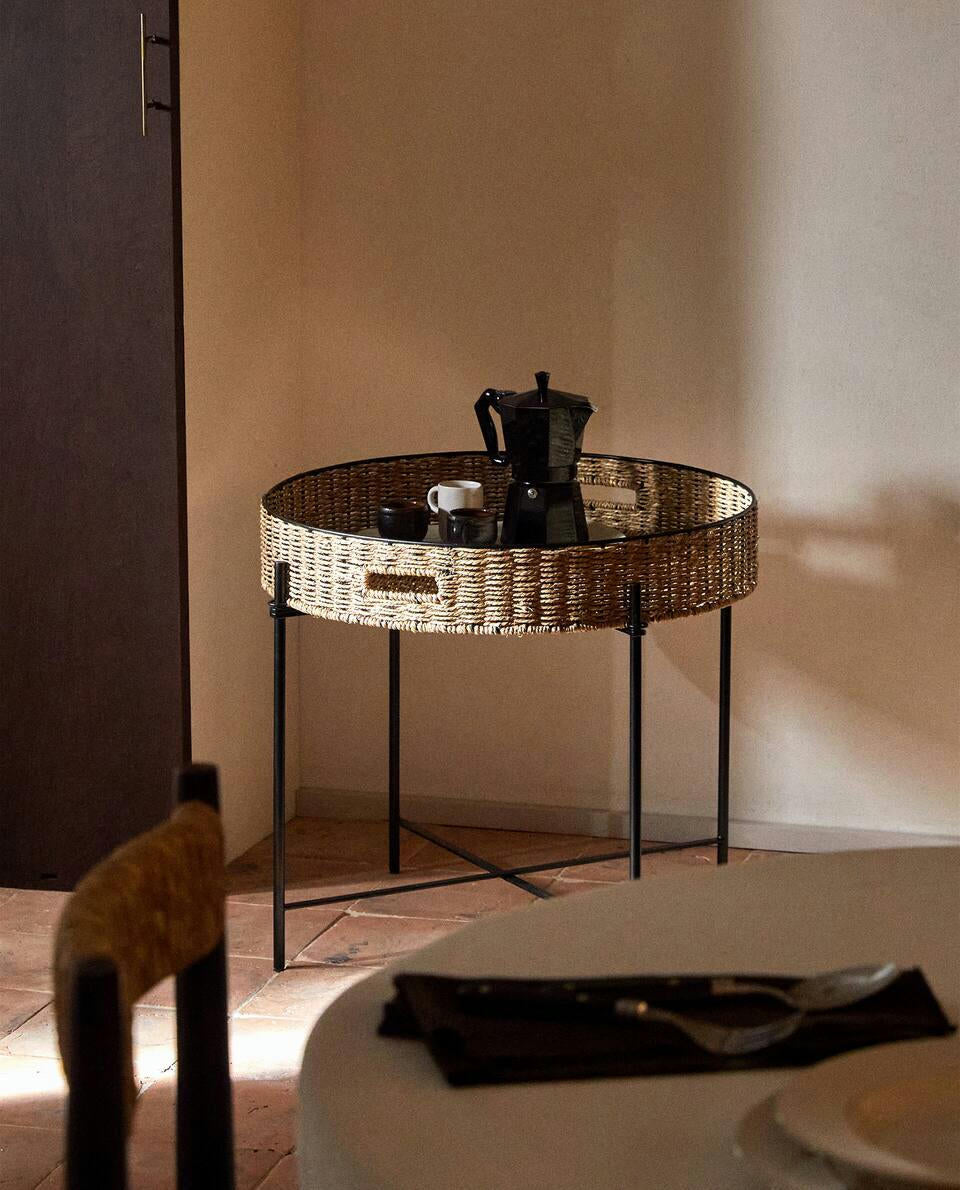 FOLDING ROUND TRAY TABLE