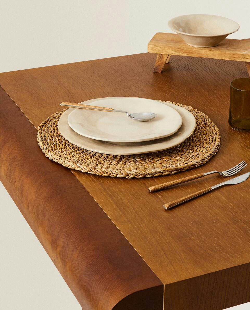 WOVEN FIBRE PLACEMAT