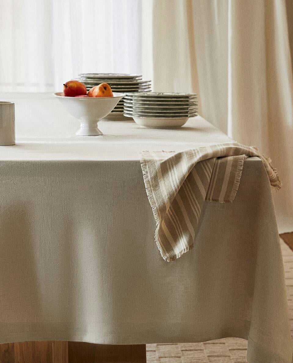 BASIC LINEN TABLECLOTH