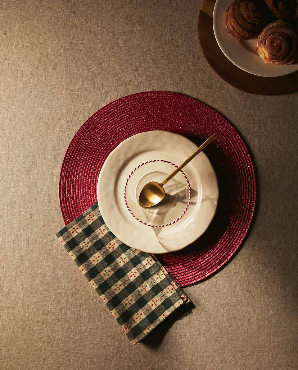 PACK OF GLITTERY CHRISTMAS SPIRAL PLACEMATS (PACK OF 2)