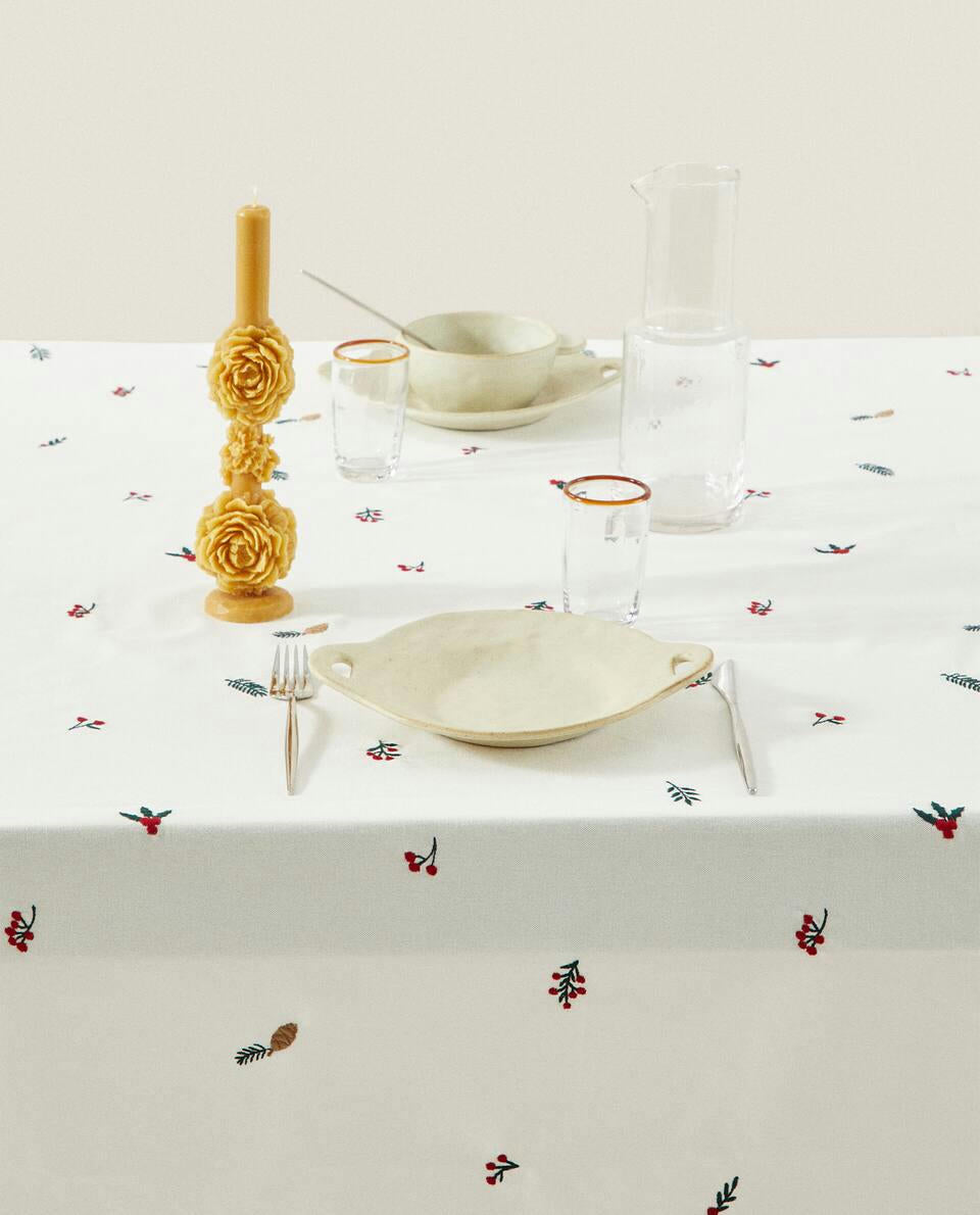COTTON TABLECLOTH WITH CHRISTMAS BRANCH EMBROIDERY
