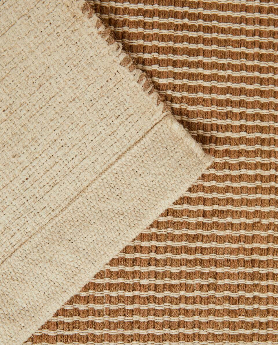 NON-SLIP STRIPED JUTE RUG