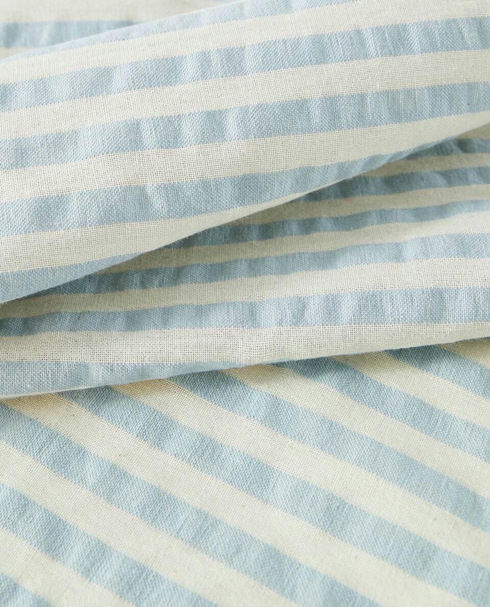 STRIPED TABLECLOTH