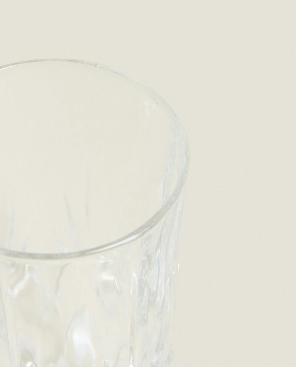 TALL GLASS WITH RAISED DESIGN