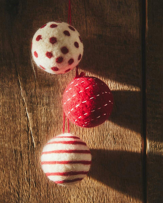 PACK OF FELT CHRISTMAS BAUBLE DECORATIONS (PACK OF 3)