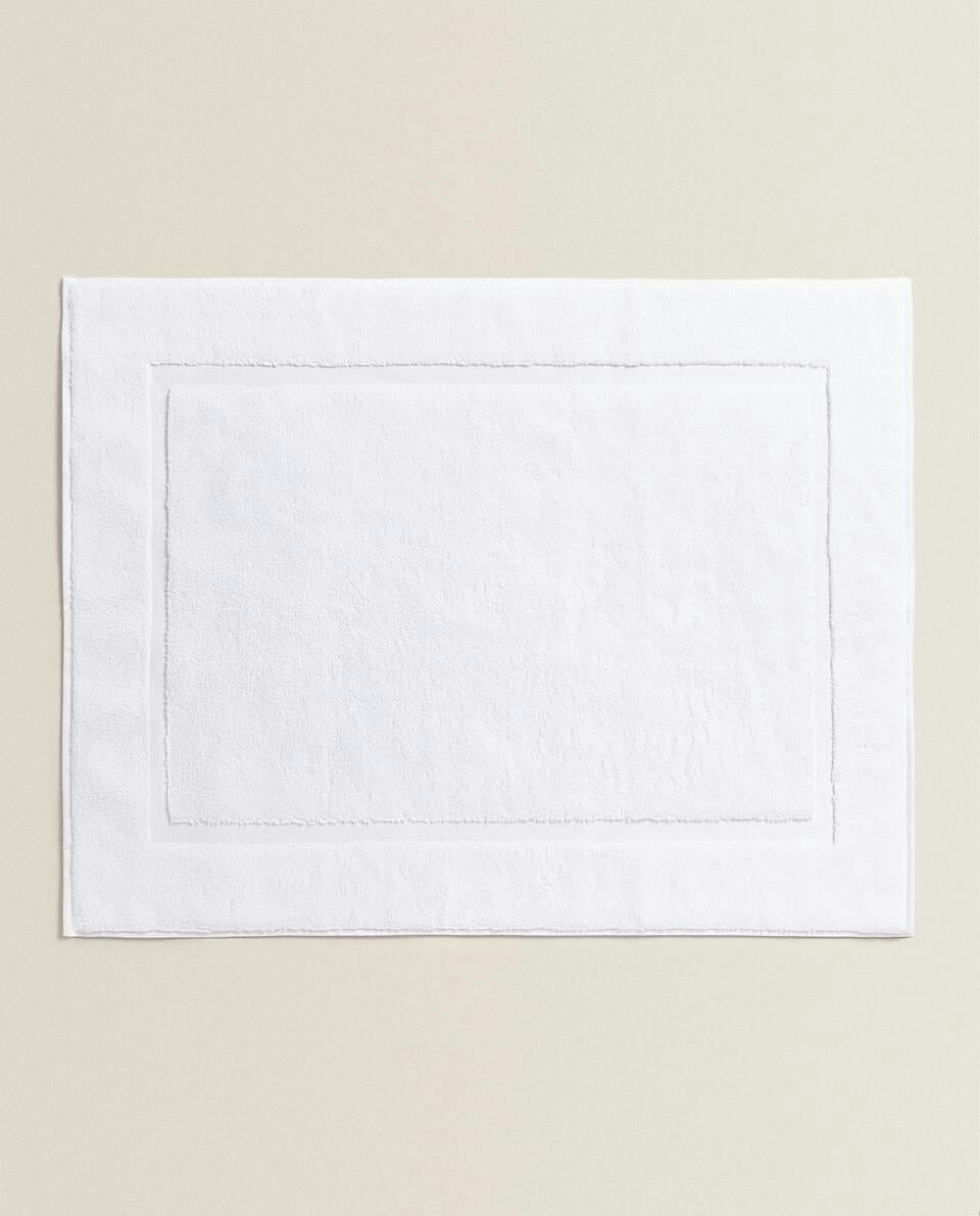 EXTRA-SOFT BATH MAT