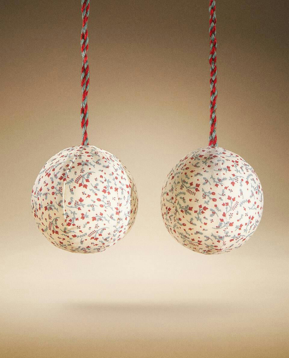 PACK OF CHRISTMAS PATCHWORK BAUBLE DECORATIONS (PACK OF 2)