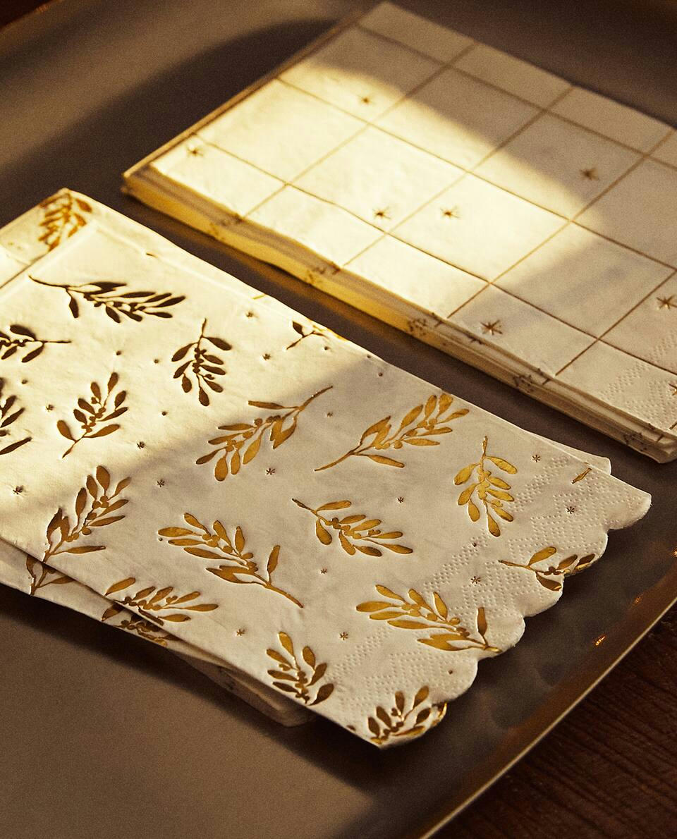 CHRISTMAS BRANCHES PAPER NAPKINS (PACK OF 30)