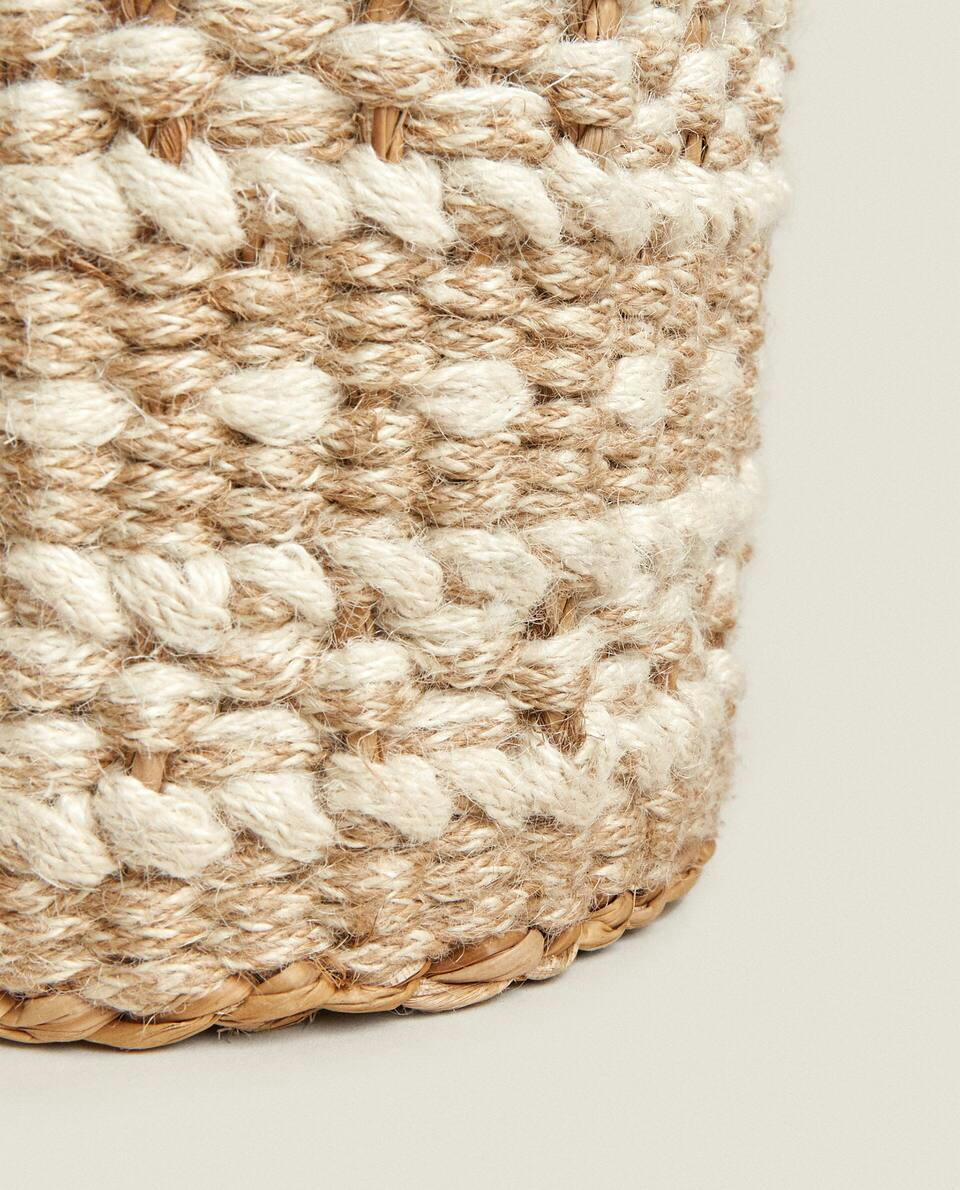 JUTE BASKET WITH BORDER