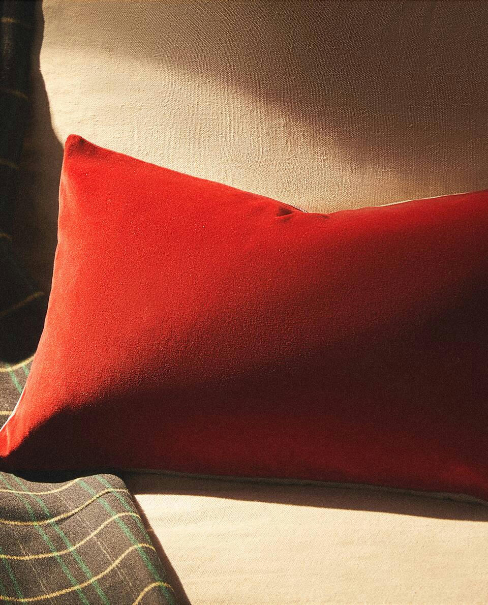LINEN AND VELVET CUSHION COVER