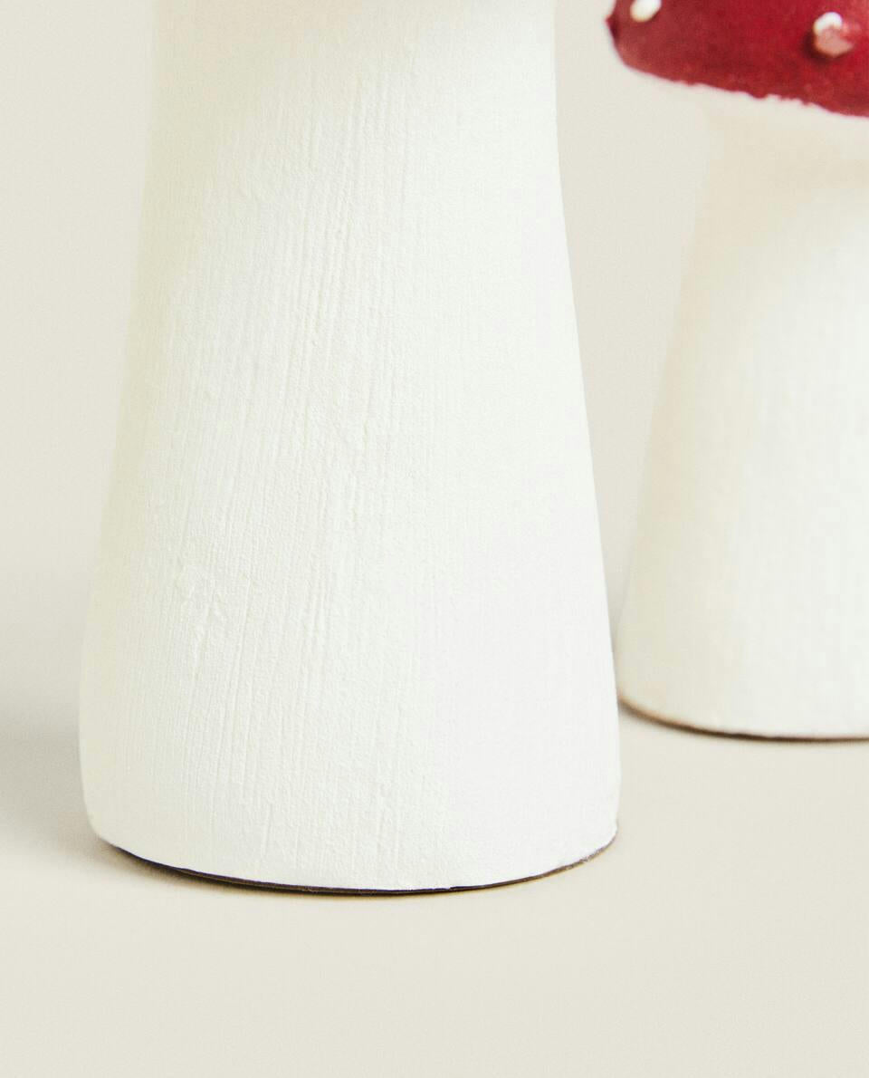CHRISTMAS DECORATIVE MUSHROOM CANDLE
