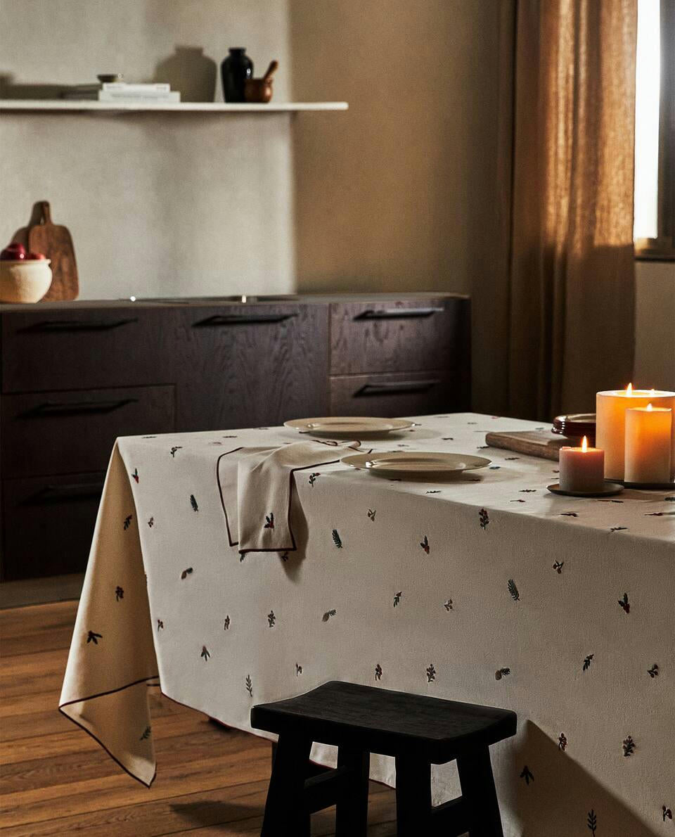 COTTON TABLECLOTH WITH CHRISTMAS BRANCH EMBROIDERY