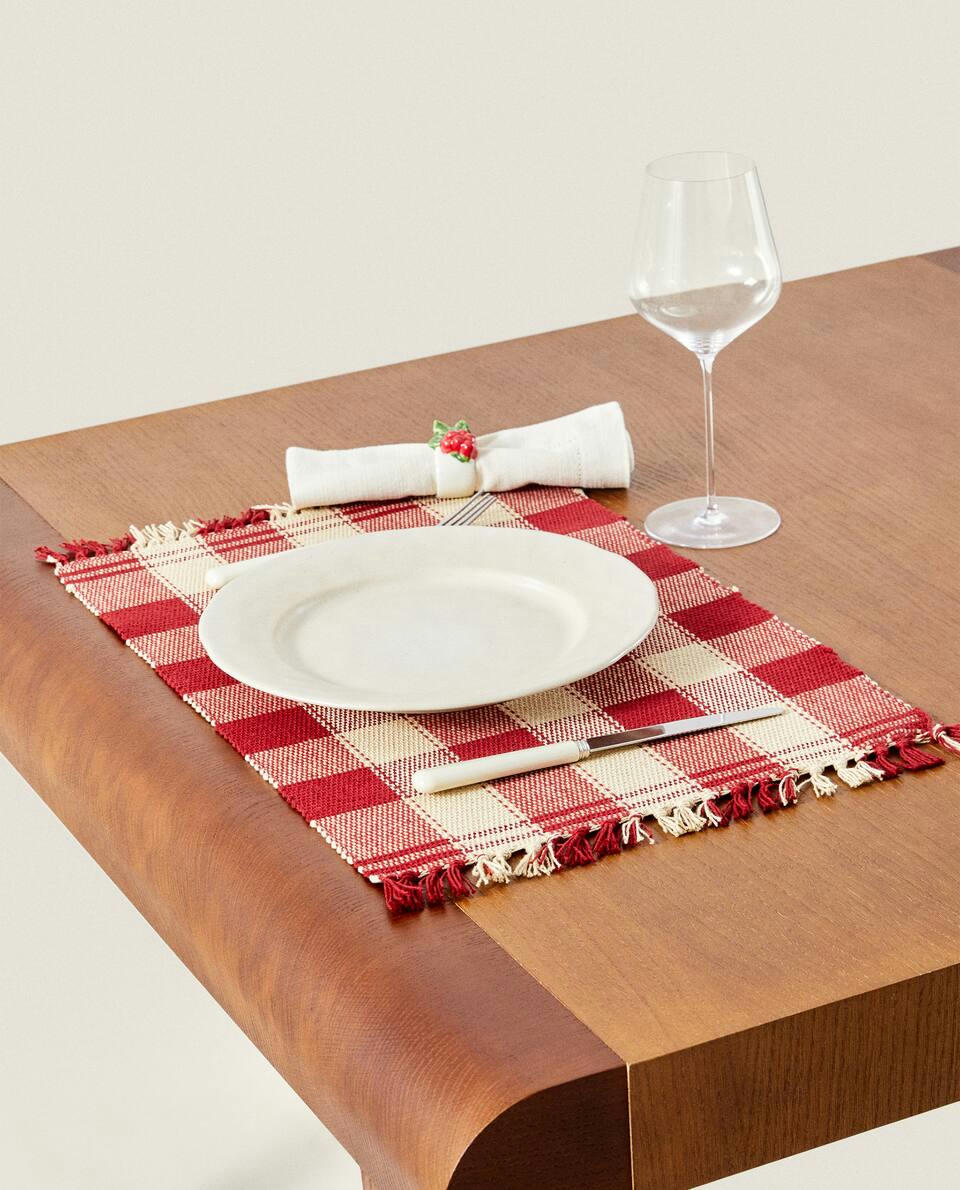 PACK OF CHECK CHRISTMAS PLACEMATS (PACK OF 2)