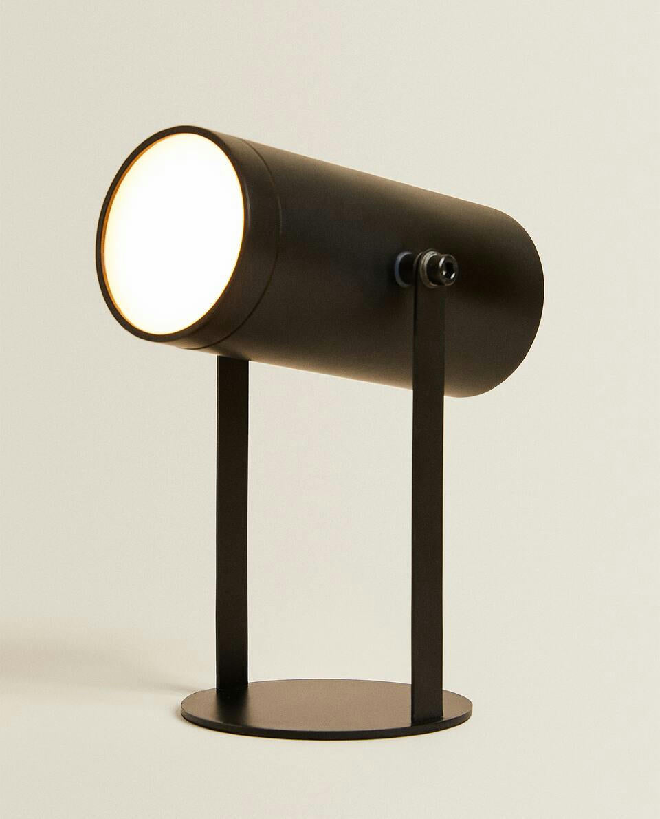 USB RECHARGEABLE SPOTLIGHT
